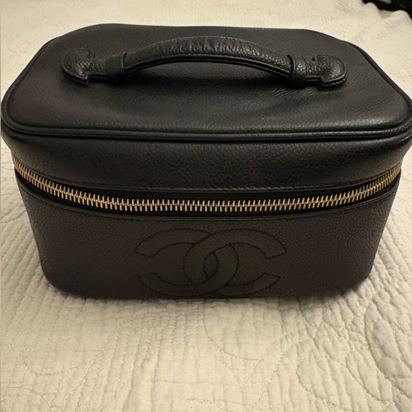 CHANEL Accessories - Vintage CHANEL Black Caviar Leather Vanity Cosmetic Pouch